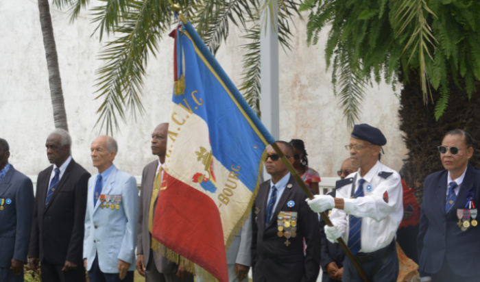 Mise à l’honneur de M. RÉMION, porte-drapeau de la Ville